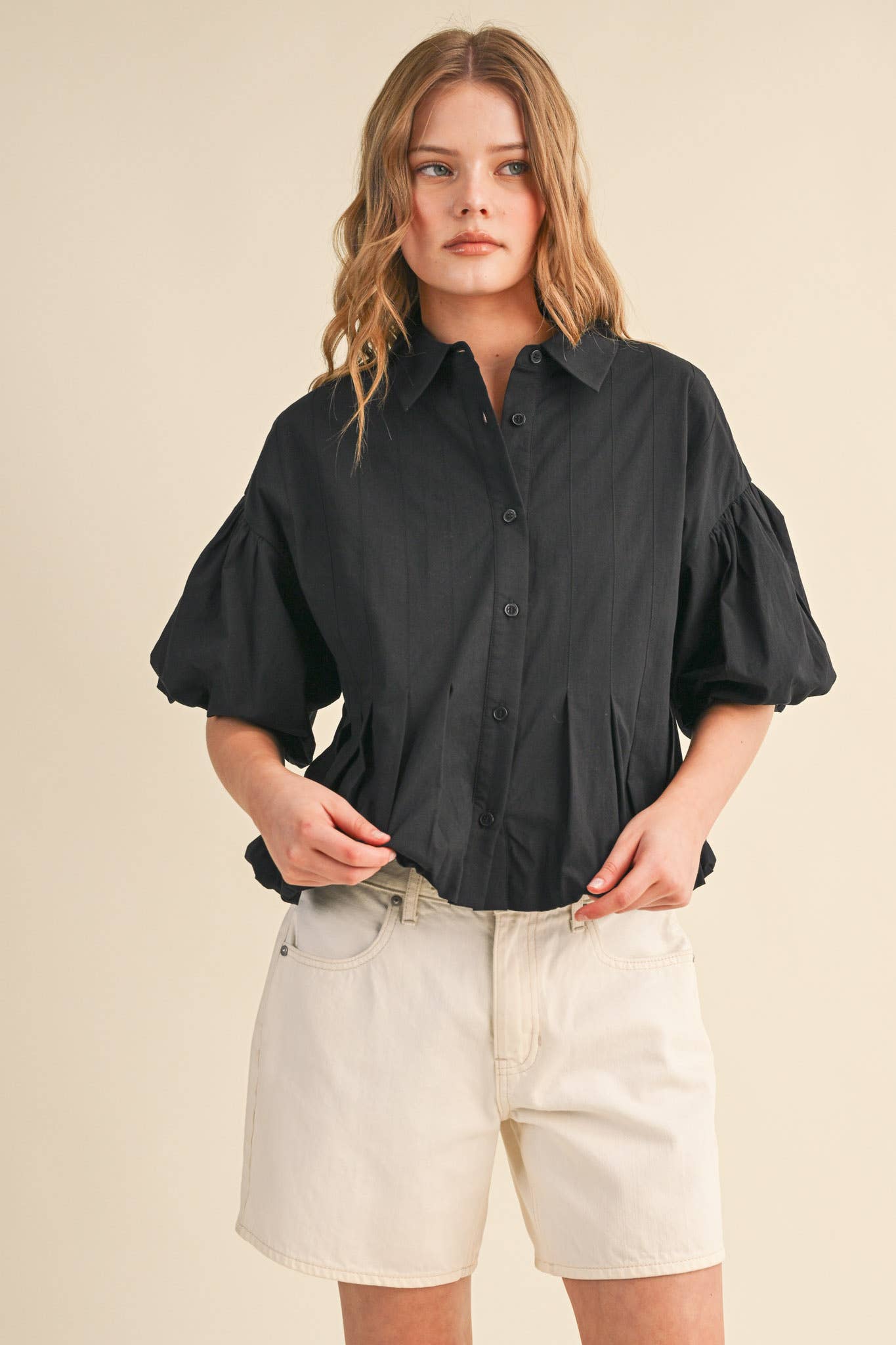 PLEATED BUBBLE HEM BUTTON DOWN TOP MTP4694: BANANA CREAM / S