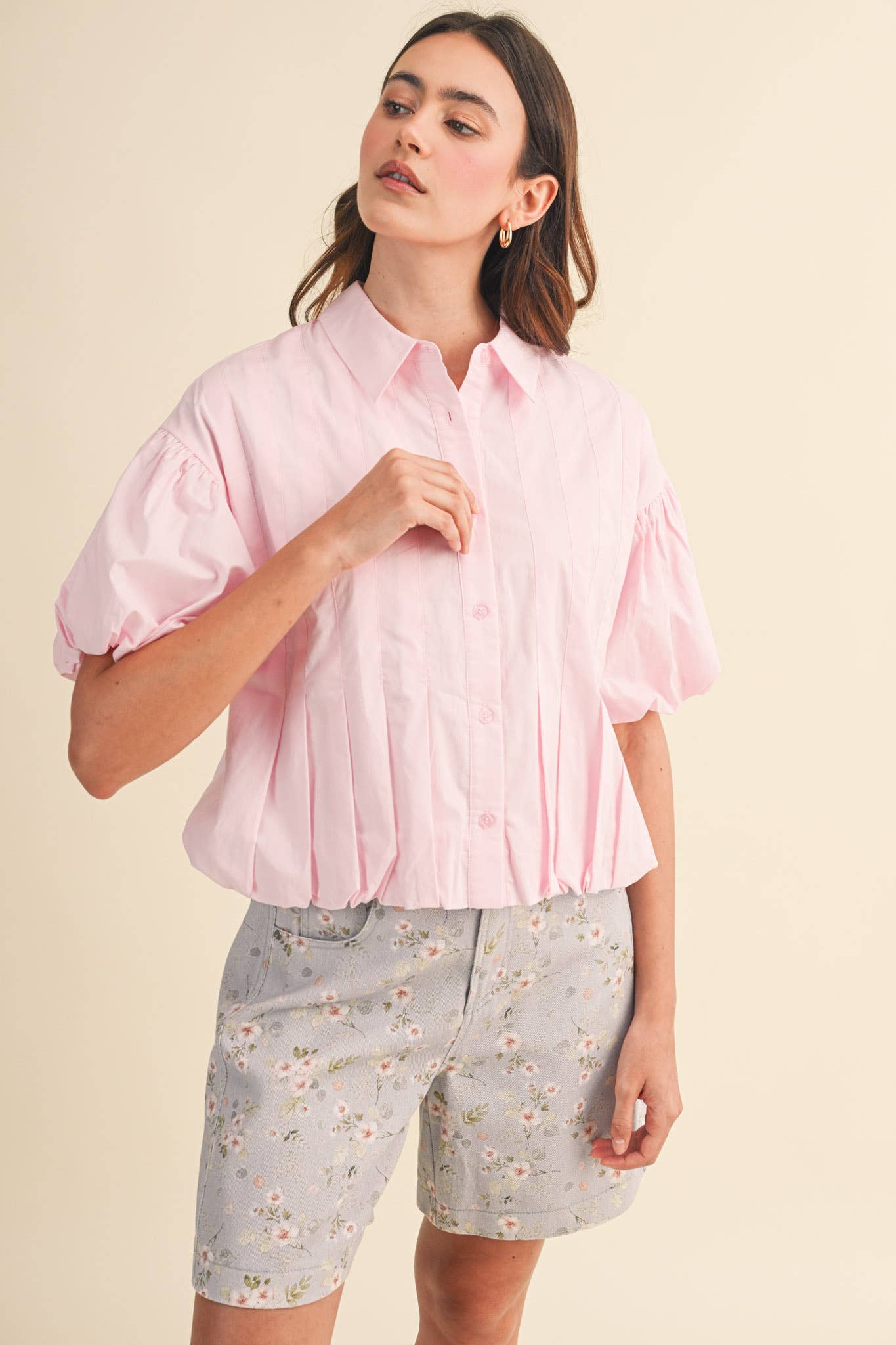 PLEATED BUBBLE HEM BUTTON DOWN TOP MTP4694: BANANA CREAM / S