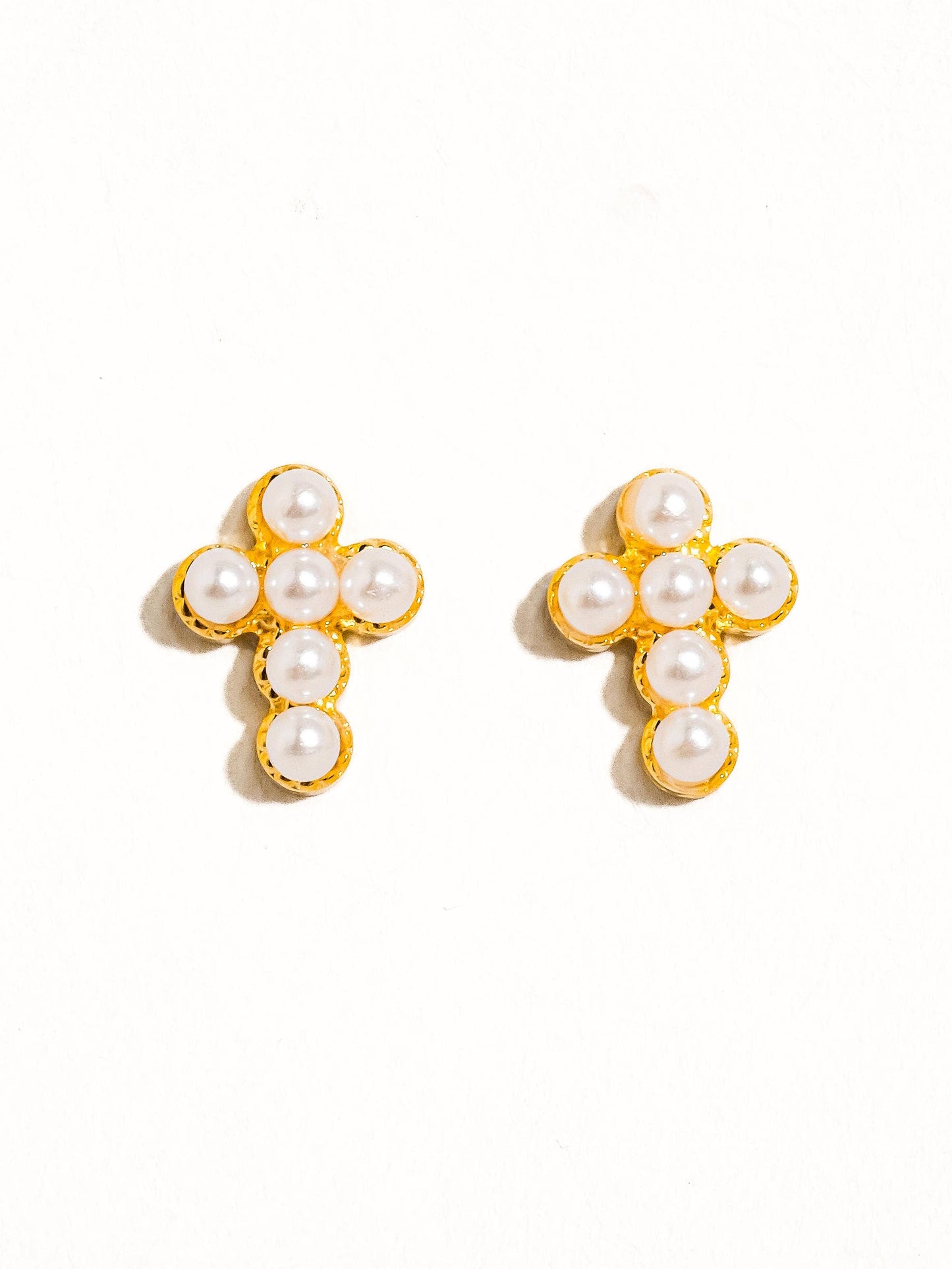 Non-Tarnish Pearl Cross Stud