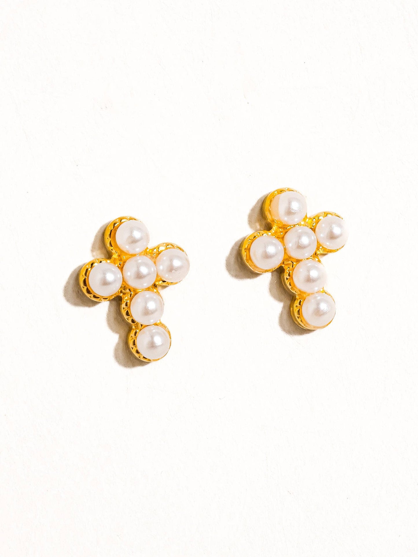 Non-Tarnish Pearl Cross Stud