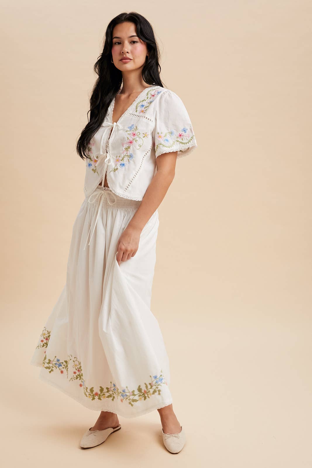 Embroidered spring set