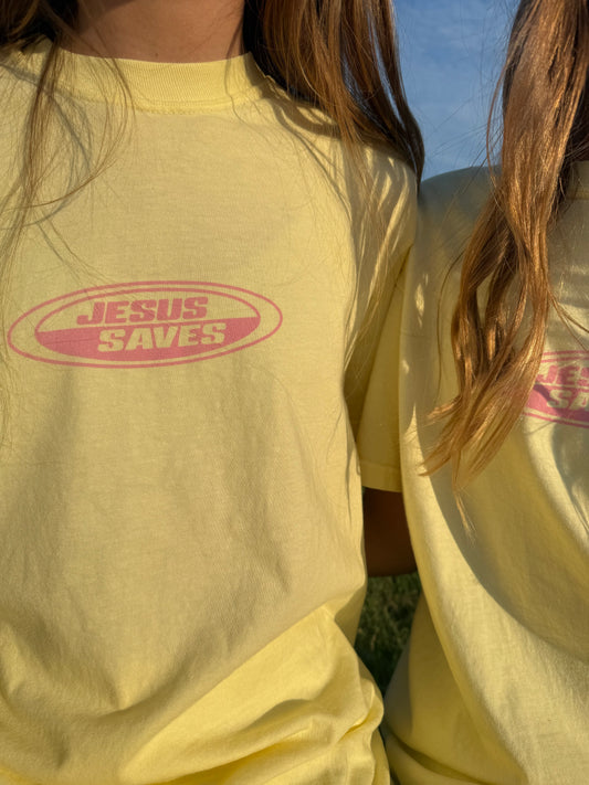 "JESUS SAVES" T- Shirt