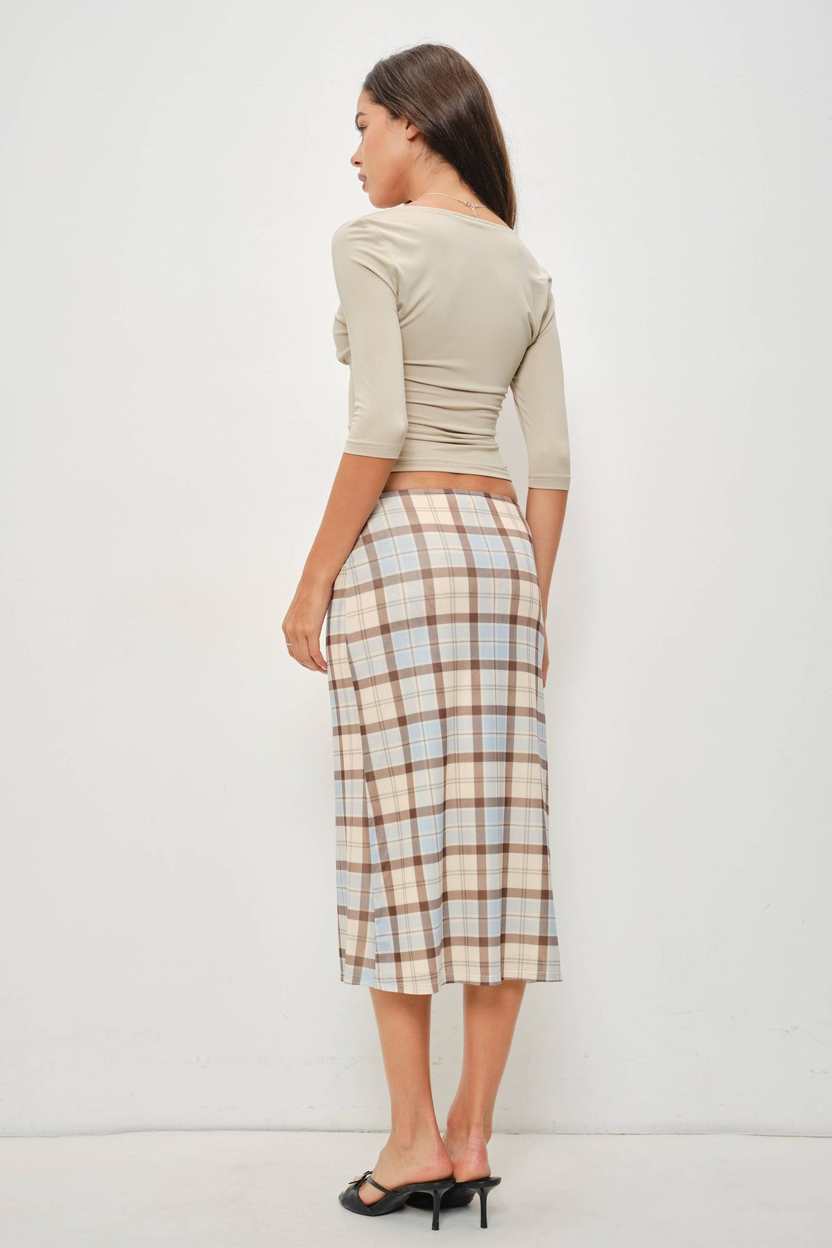 URBAN PLUNGE NECK 3/4 SLEEVE TOP