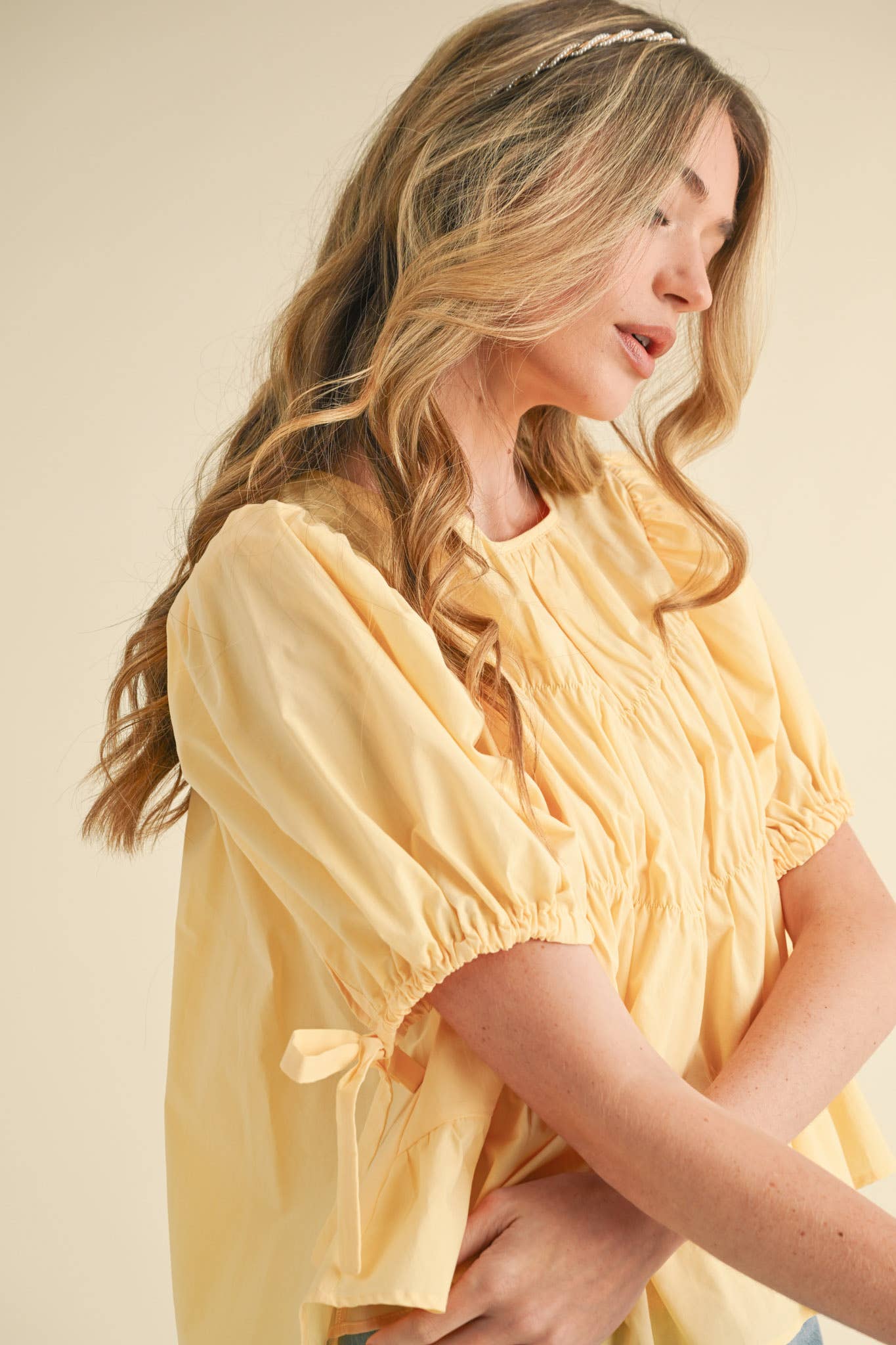 TIERED SHIRRING PUFF SLEEVE TOP MTP3081: PEACH FUZZ / S