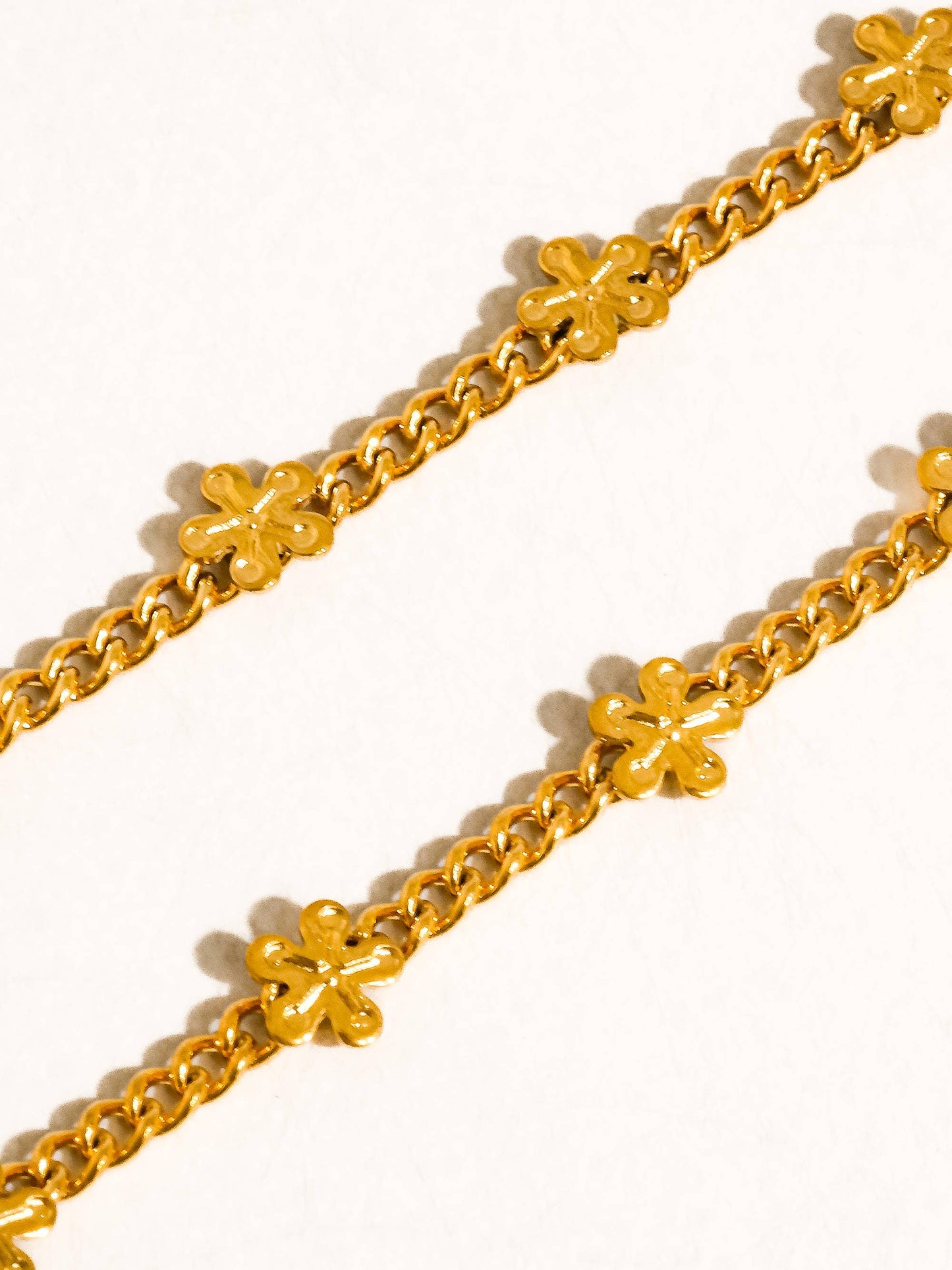 Dainty Flower Chain Necklac