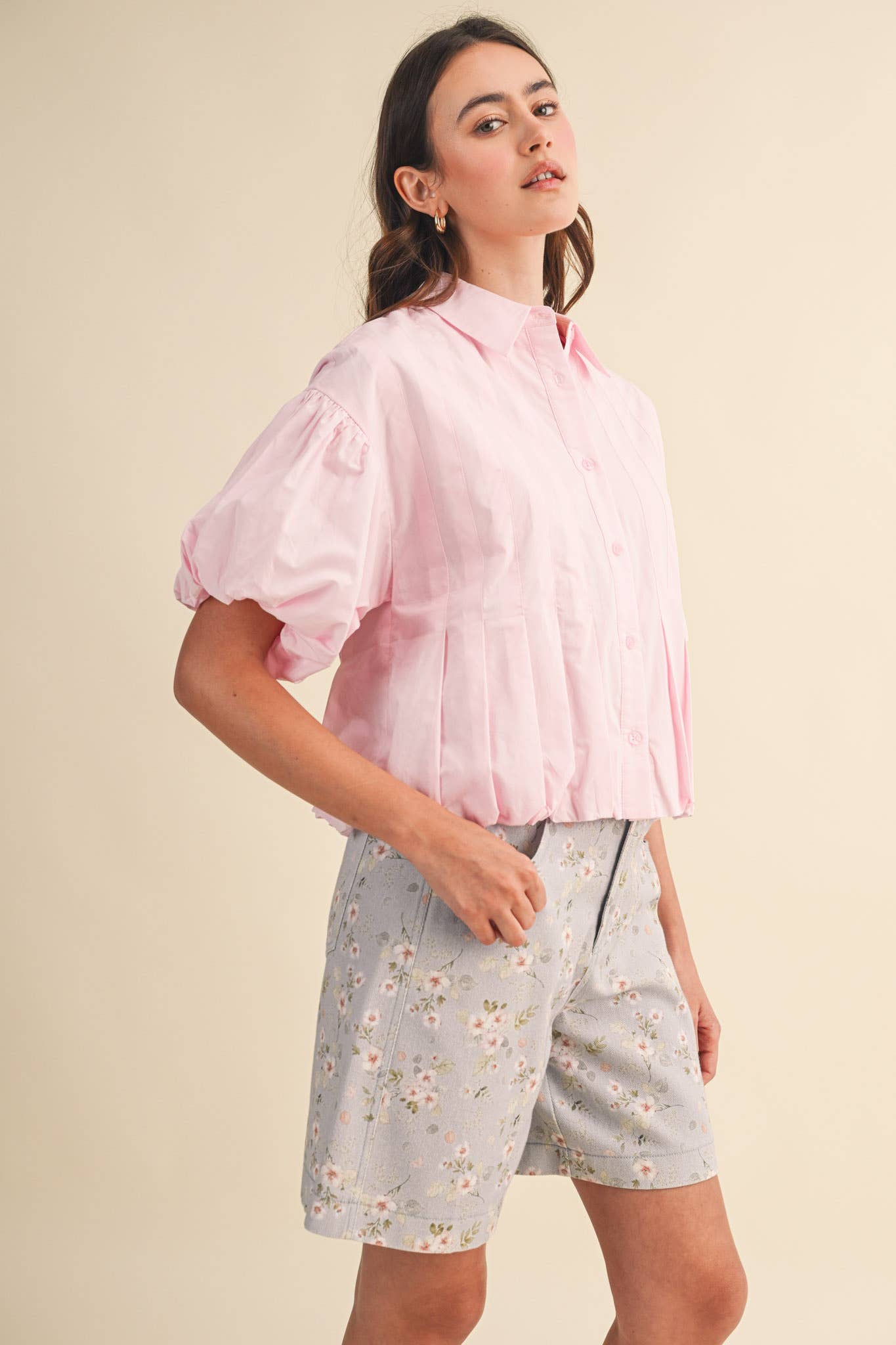 PLEATED BUBBLE HEM BUTTON DOWN TOP MTP4694: BANANA CREAM / S