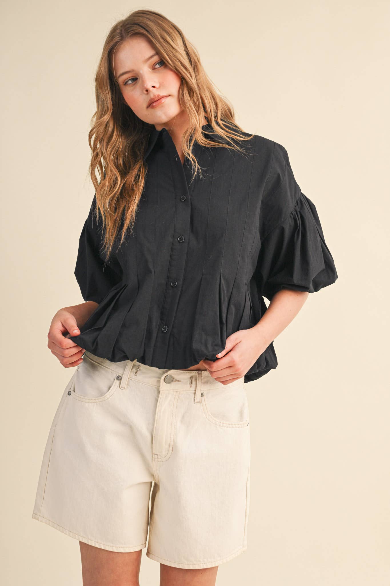 PLEATED BUBBLE HEM BUTTON DOWN TOP MTP4694: BANANA CREAM / S