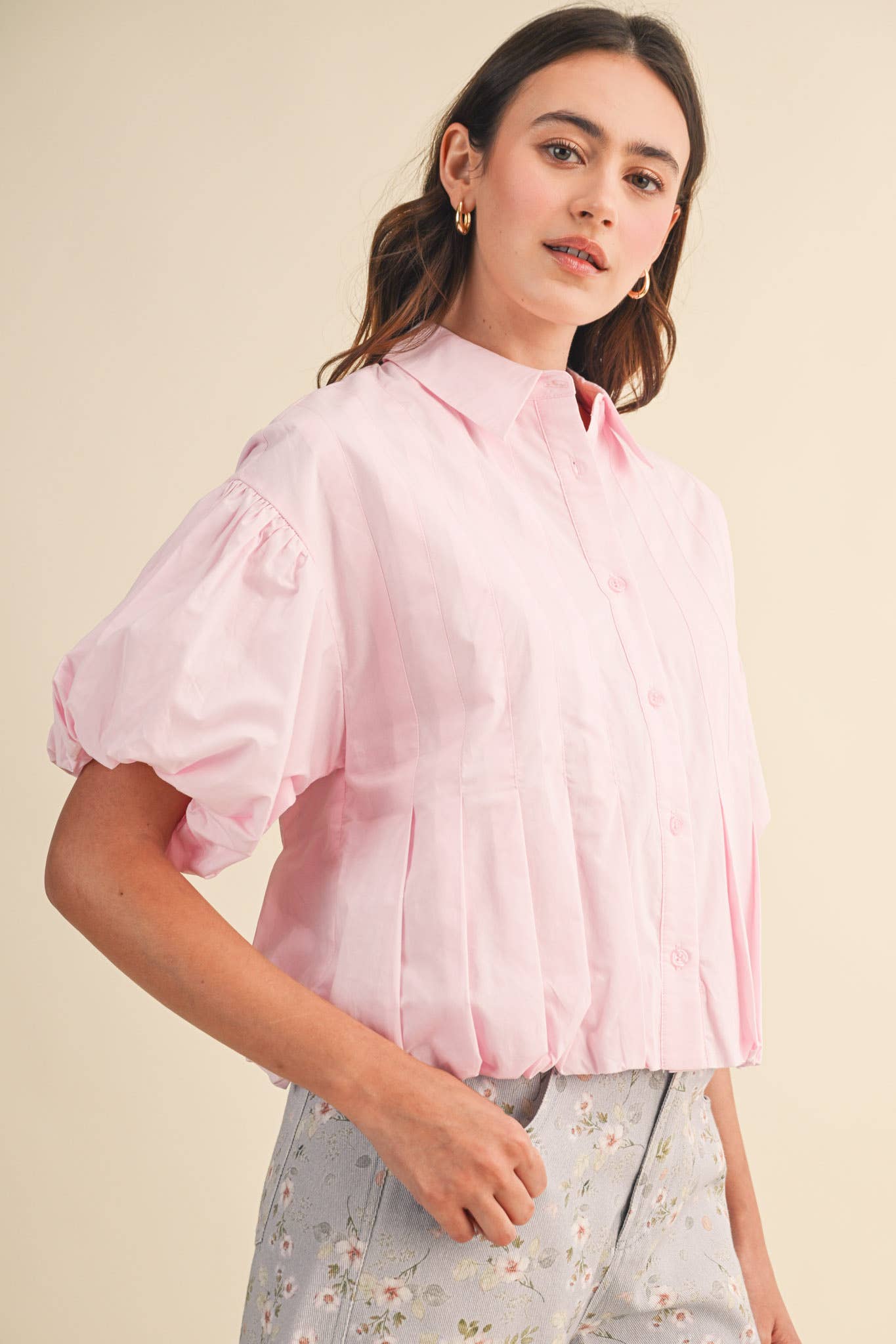 PLEATED BUBBLE HEM BUTTON DOWN TOP MTP4694: BANANA CREAM / S