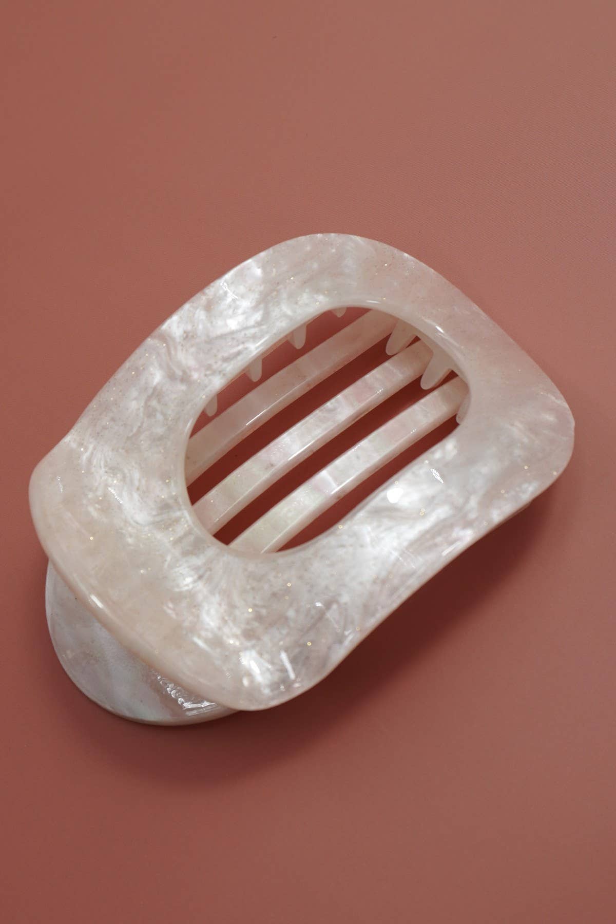 Lay flat clip